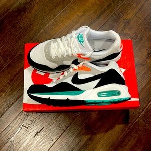 NIKE AIR MAX CORRELATE